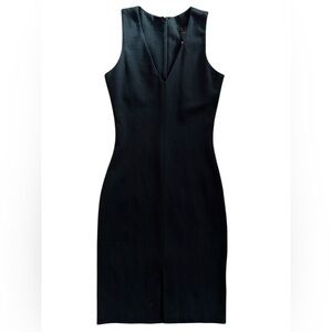 AQUA NWT Women’s Black Sheath V-Neck Dress. Black size XS.
